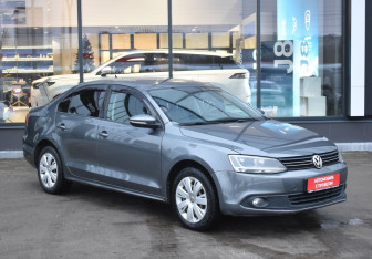 Подержанный автомобиль Volkswagen Jetta Sedan 2013 года (3 фото)