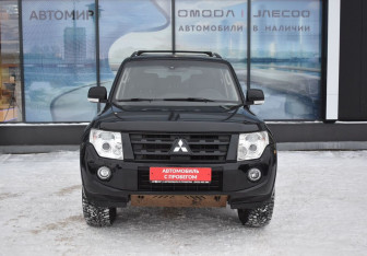 Подержанный автомобиль Mitsubishi Pajero 2013 года (2 фото)