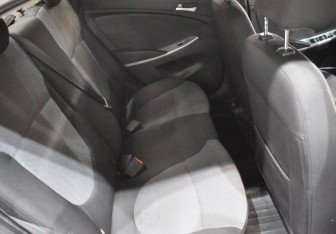 Подержанный автомобиль Hyundai Solaris Sedan 2012 года (11 фото)