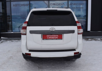 Подержанный автомобиль Toyota Land Cruiser Prado 2017 года (6 фото)