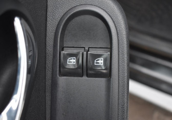 Подержанный автомобиль Renault Duster 2017 года (13 фото)