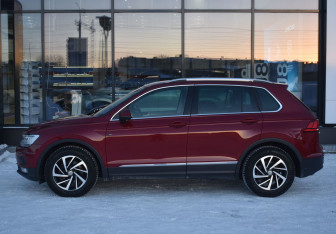 Подержанный автомобиль Volkswagen Tiguan 2018 года (8 фото)