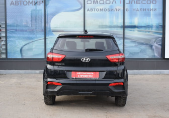 Подержанный автомобиль Hyundai Creta 2018 года (6 фото)