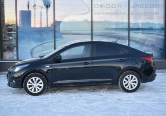 Подержанный автомобиль Hyundai Solaris Sedan 2022 года (8 фото)