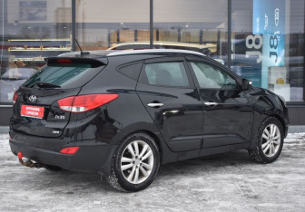 Подержанный автомобиль Hyundai ix35 2013 года (5 фото)