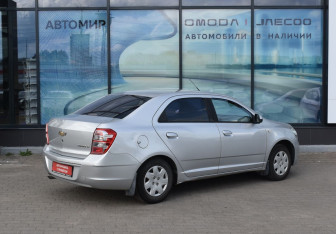 Подержанный автомобиль Chevrolet Cobalt Sedan 2013 года (5 фото)