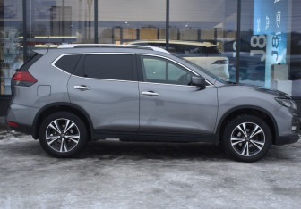 Подержанный автомобиль Nissan X-Trail 2021 года (4 фото)