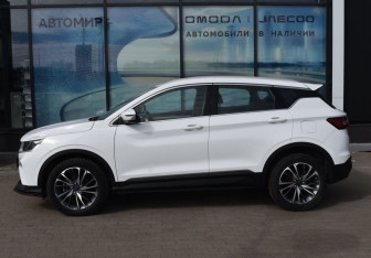 Подержанный автомобиль Geely Coolray 2022 года (8 фото)