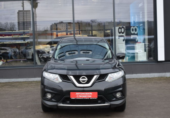 Подержанный автомобиль Nissan X-Trail 2017 года (2 фото)