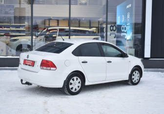 Подержанный автомобиль Volkswagen Polo Sedan 2013 года (5 фото)