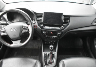 Подержанный автомобиль Hyundai Solaris Sedan 2020 года (12 фото)
