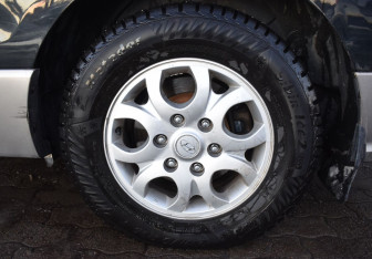 Подержанный автомобиль Hyundai H-1 2015 года (9 фото)