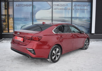 Подержанный автомобиль Kia Cerato Sedan 2021 года (5 фото)