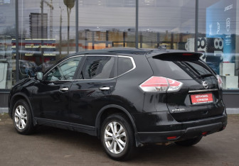 Подержанный автомобиль Nissan X-Trail 2017 года (7 фото)