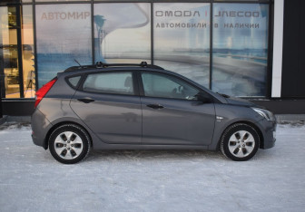 Подержанный автомобиль Hyundai Solaris Hatchback 2015 года (4 фото)