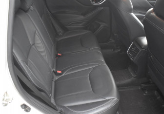 Подержанный автомобиль Subaru Forester Suv 2019 года (11 фото)