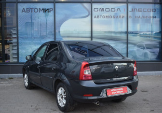 Подержанный автомобиль Renault Logan Sedan 2006 года (7 фото)
