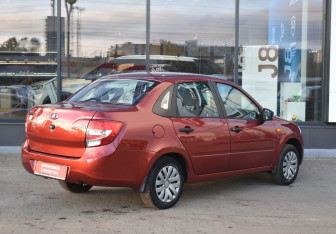 Подержанный автомобиль LADA (ВАЗ) Granta Sedan 2017 года (5 фото)