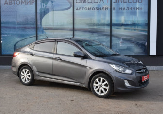 Подержанный автомобиль Hyundai Solaris Sedan 2013 года (3 фото)