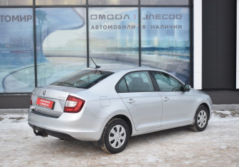 Подержанный автомобиль Skoda Rapid Liftback 2017 года (5 фото)