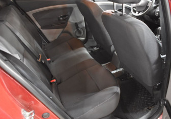Подержанный автомобиль Renault Megane Hatchback 2011 года (11 фото)