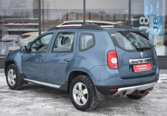 Подержанный автомобиль Renault Duster 2014 года (7 фото)