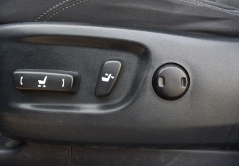 Подержанный автомобиль Toyota Land Cruiser Prado 2015 года (14 фото)