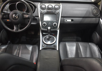 Подержанный автомобиль Mazda CX-7 2007 года (12 фото)
