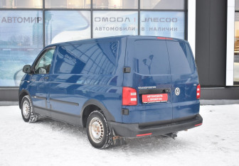 Подержанный автомобиль Volkswagen Transporter Van 2016 года (7 фото)