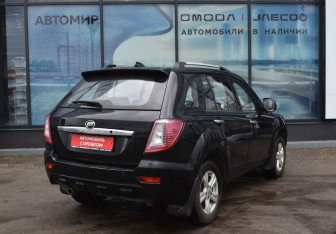 Подержанный автомобиль Lifan X60 2015 года (5 фото)
