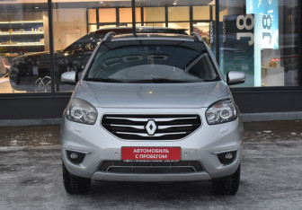 Подержанный автомобиль Renault Koleos 2011 года (2 фото)