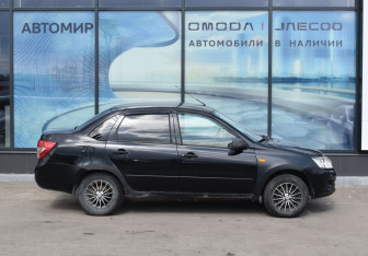 Подержанный автомобиль LADA (ВАЗ) Granta Sedan 2012 года (4 фото)