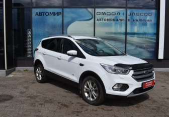 Подержанный автомобиль Ford Kuga 2018 года (3 фото)