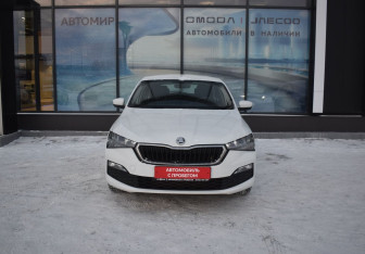 Подержанный автомобиль Skoda Rapid Liftback 2021 года (2 фото)
