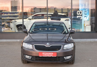 Подержанный автомобиль Skoda Octavia Liftback 2015 года (2 фото)