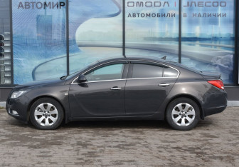 Подержанный автомобиль Opel Insignia Sedan 2013 года (8 фото)