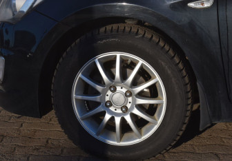 Подержанный автомобиль Hyundai Solaris Hatchback 2015 года (9 фото)