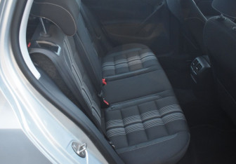 Подержанный автомобиль Volkswagen Golf Hatchback 2012 года (11 фото)