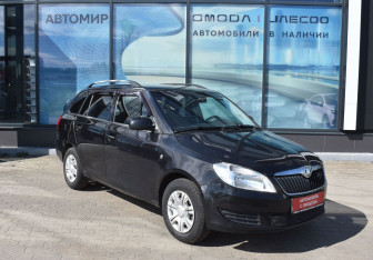 Подержанный автомобиль Skoda Fabia Wagon 2010 года (3 фото)