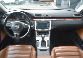 Подержанный автомобиль Volkswagen Passat CC 2011 года (11 фото)