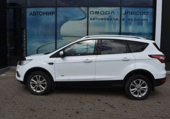 Подержанный автомобиль Ford Kuga 2018 года (8 фото)
