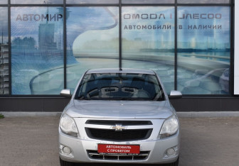 Подержанный автомобиль Chevrolet Cobalt Sedan 2013 года (2 фото)