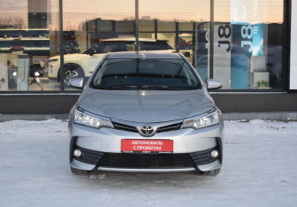 Подержанный автомобиль Toyota Corolla Sedan 2016 года (2 фото)