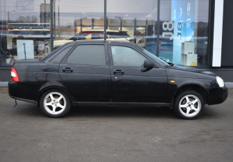 Подержанный автомобиль LADA (ВАЗ) Priora Sedan 2013 года (4 фото)