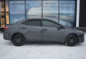 Подержанный автомобиль Toyota Corolla Sedan 2018 года (4 фото)
