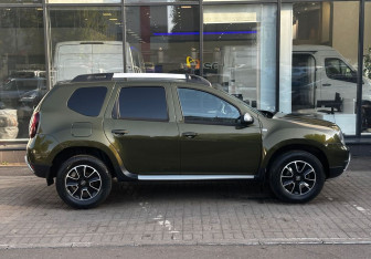 Подержанный автомобиль Renault Duster 2017 года (4 фото)