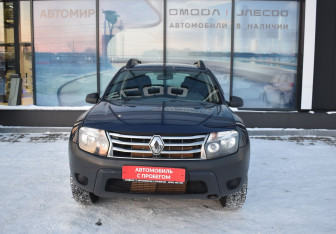 Подержанный автомобиль Renault Duster 2014 года (2 фото)