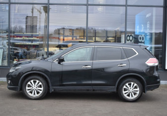Подержанный автомобиль Nissan X-Trail 2017 года (8 фото)