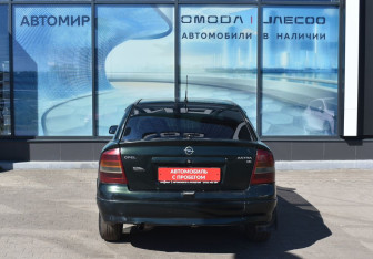 Подержанный автомобиль Opel Astra Sedan 2002 года (6 фото)