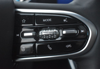 Подержанный автомобиль Omoda C5 2023 года (15 фото)